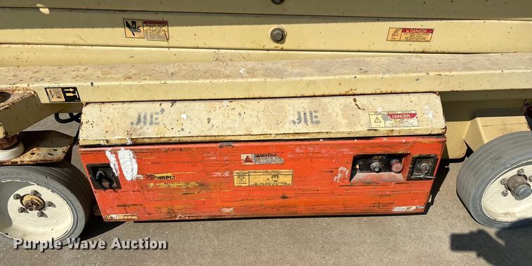 image for item EN5614 1997 JLG 2646E scissor lift