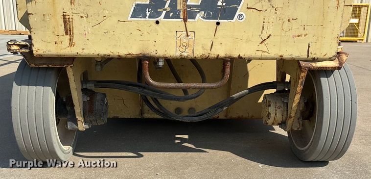 image for item EN5614 1997 JLG 2646E scissor lift