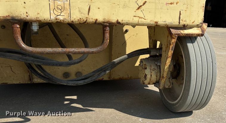 image for item EN5614 1997 JLG 2646E scissor lift