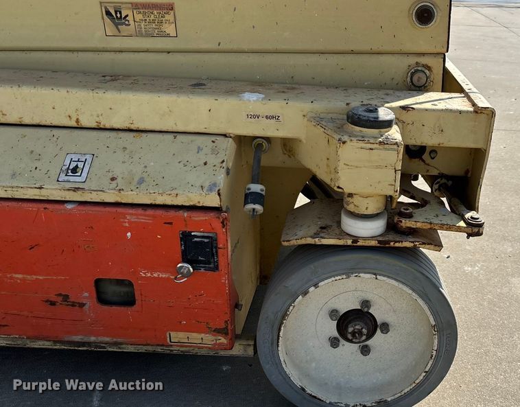 image for item EN5614 1997 JLG 2646E scissor lift