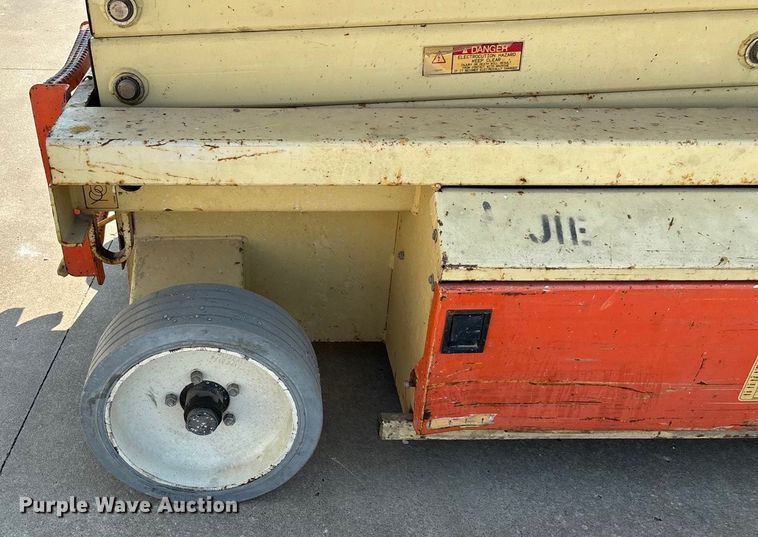 image for item EN5614 1997 JLG 2646E scissor lift
