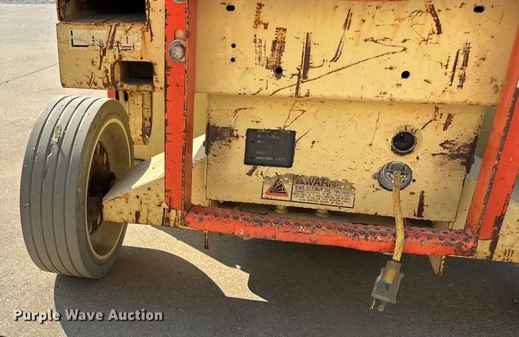 image for item EN5614 1997 JLG 2646E scissor lift