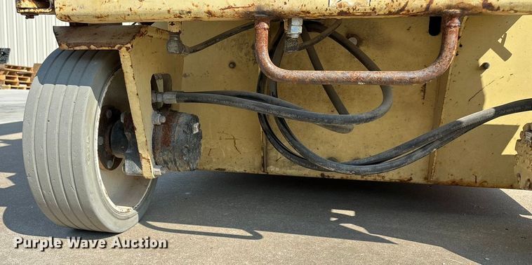 image for item EN5614 1997 JLG 2646E scissor lift