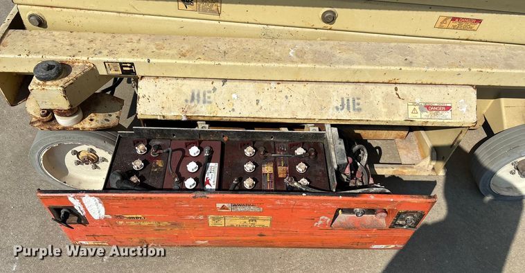 image for item EN5614 1997 JLG 2646E scissor lift