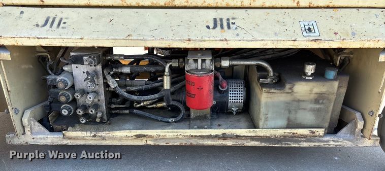 image for item EN5614 1997 JLG 2646E scissor lift