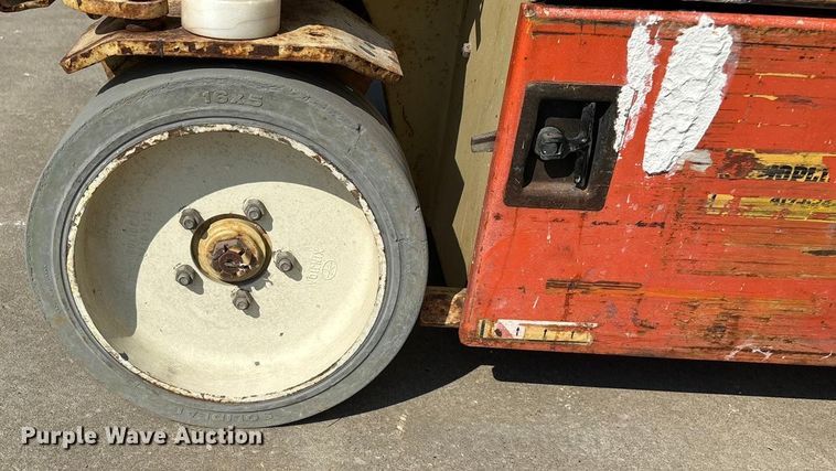 image for item EN5614 1997 JLG 2646E scissor lift