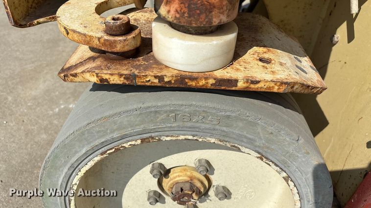 image for item EN5614 1997 JLG 2646E scissor lift