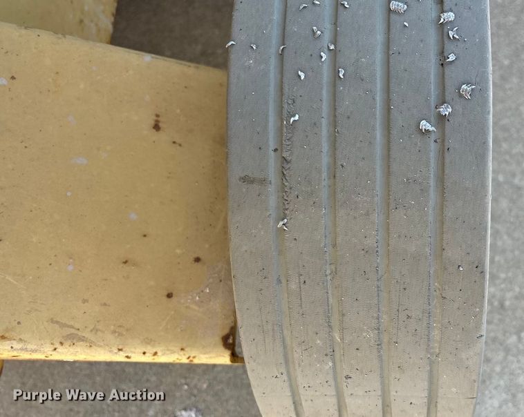 image for item EN5614 1997 JLG 2646E scissor lift