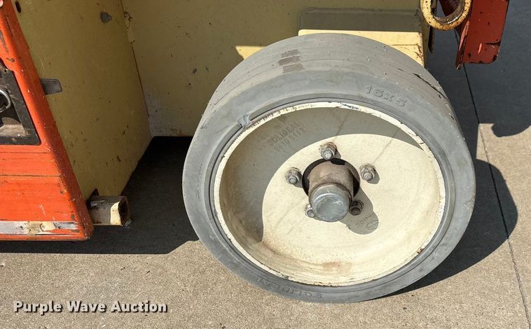 image for item EN5614 1997 JLG 2646E scissor lift