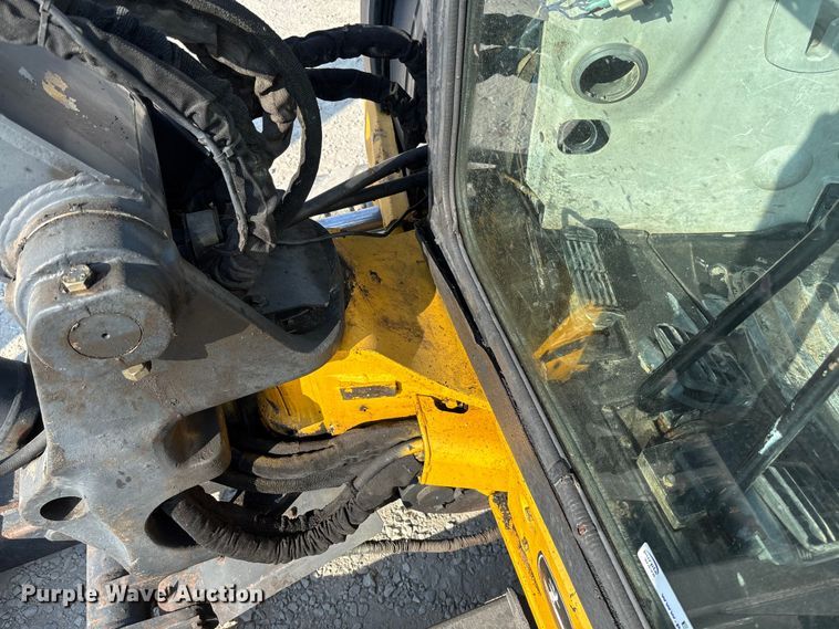 image for item EN7002 2014 John Deere 60G mini excavator