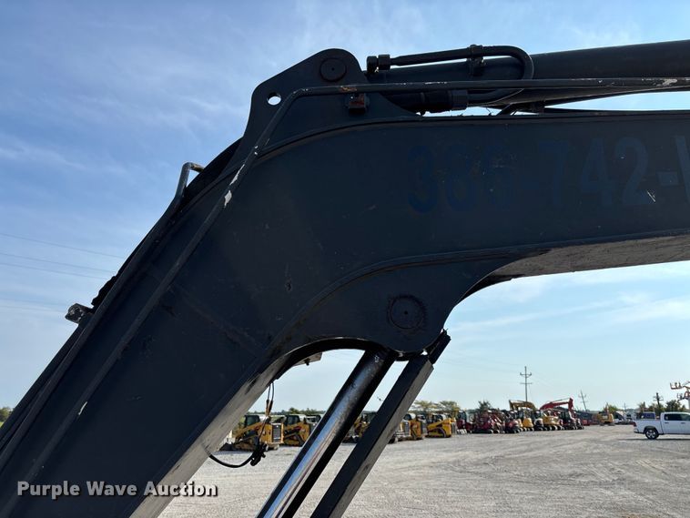 image for item EN7002 2014 John Deere 60G mini excavator