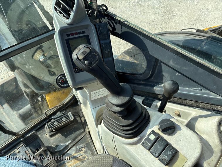 image for item EN7002 2014 John Deere 60G mini excavator