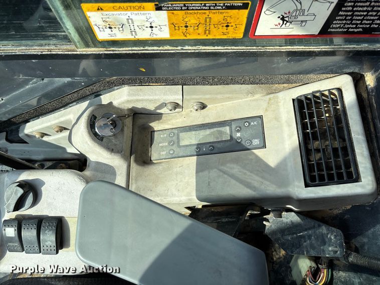 image for item EN7002 2014 John Deere 60G mini excavator