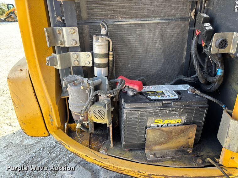 image for item EN7002 2014 John Deere 60G mini excavator