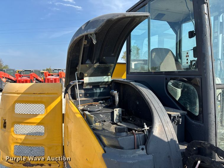 image for item EN7002 2014 John Deere 60G mini excavator