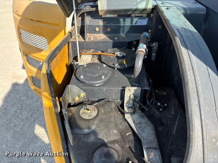 image for item EN7002 2014 John Deere 60G mini excavator