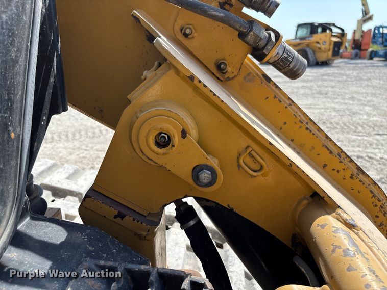 image for item EN7005 2012 Caterpillar 289C2 skid steer loader