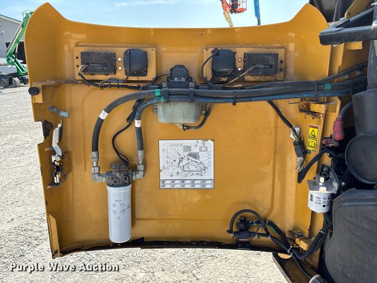 image for item EN7005 2012 Caterpillar 289C2 skid steer loader