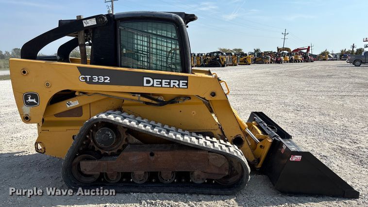 MINI CARGADOR SOBRE ORUGAS 2006 JOHN DEERE CT332