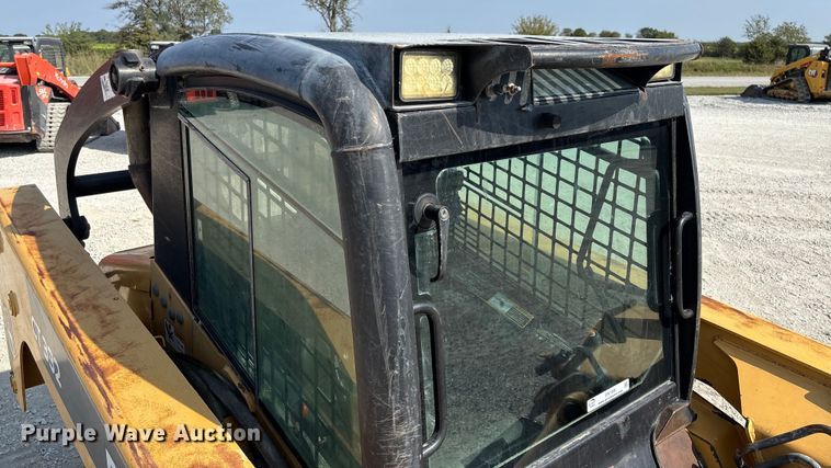 image for item EN7006 2006 John Deere CT332 tracked skid steer loader