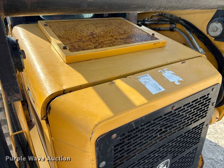 image for item EN7006 2006 John Deere CT332 tracked skid steer loader