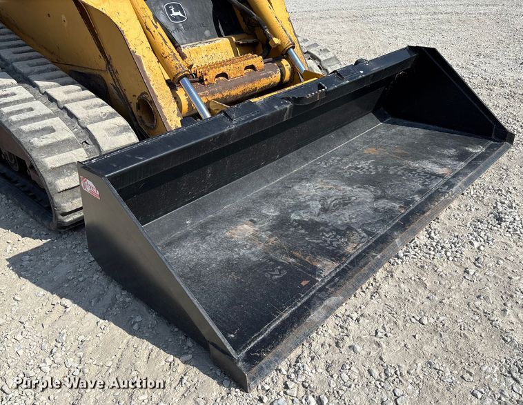 image for item EN7006 2006 John Deere CT332 tracked skid steer loader