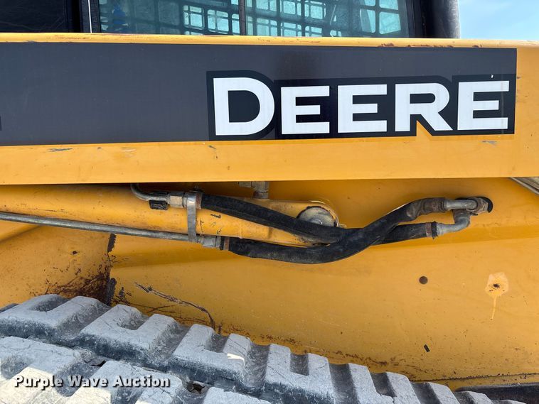 image for item EN7006 2006 John Deere CT332 tracked skid steer loader