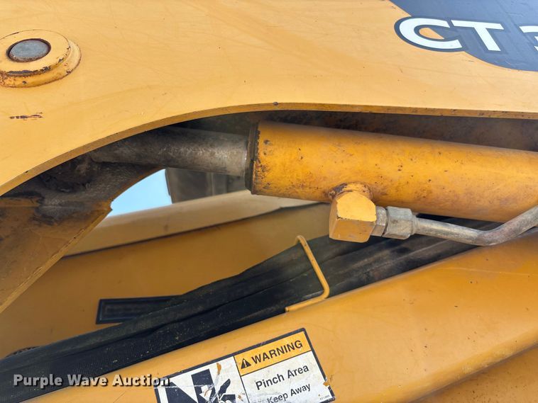 image for item EN7006 2006 John Deere CT332 tracked skid steer loader