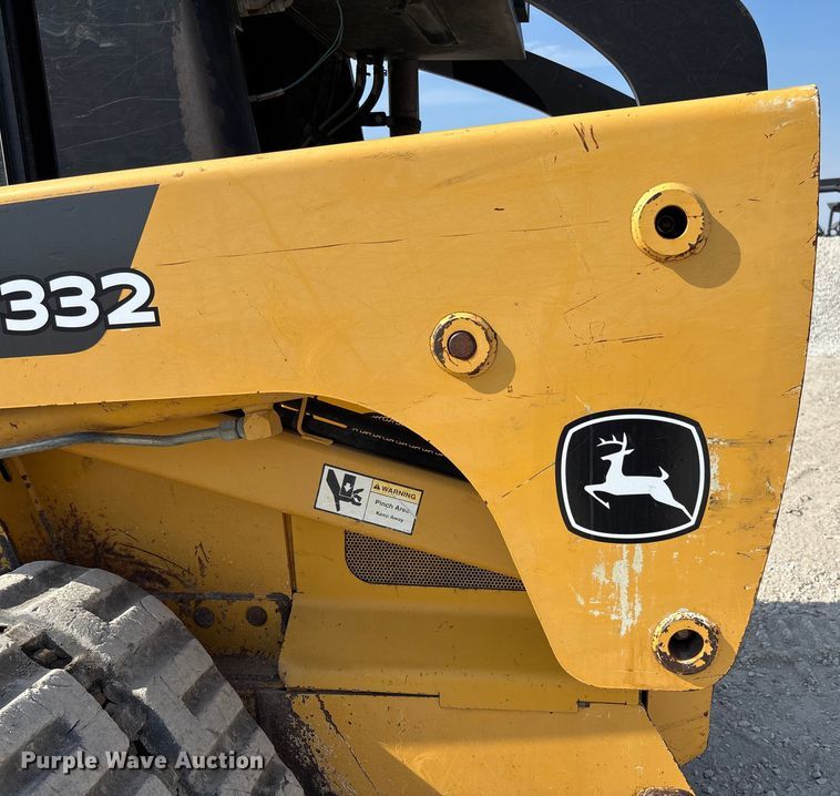 image for item EN7006 2006 John Deere CT332 tracked skid steer loader