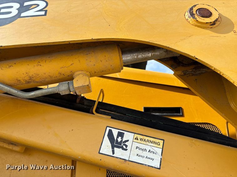 image for item EN7006 2006 John Deere CT332 tracked skid steer loader