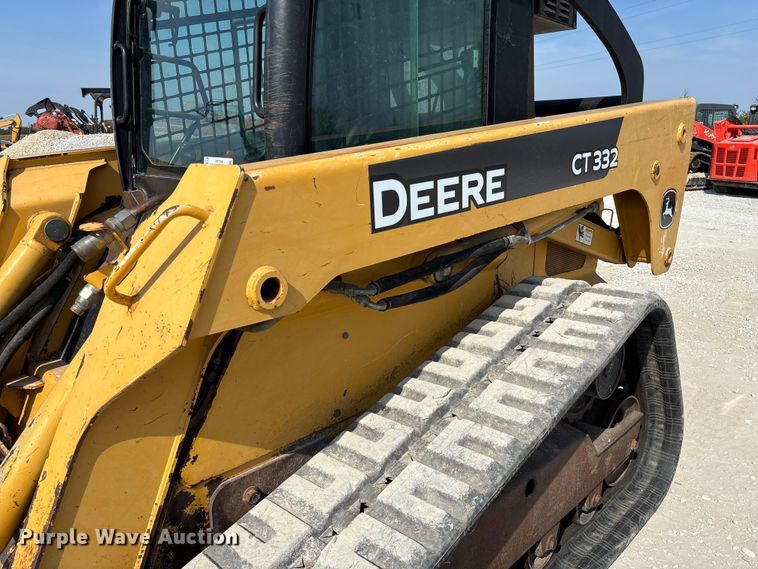 image for item EN7006 2006 John Deere CT332 tracked skid steer loader