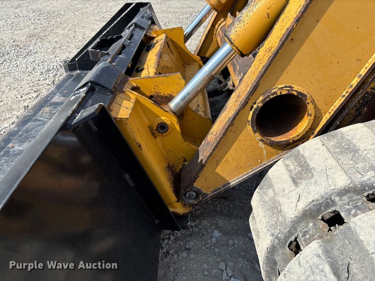 image for item EN7006 2006 John Deere CT332 tracked skid steer loader