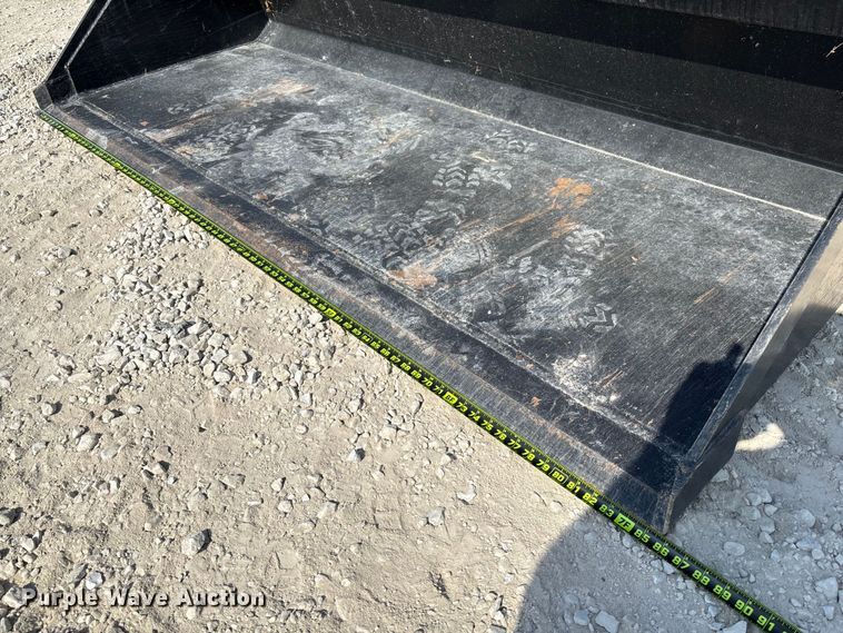 image for item EN7006 2006 John Deere CT332 tracked skid steer loader