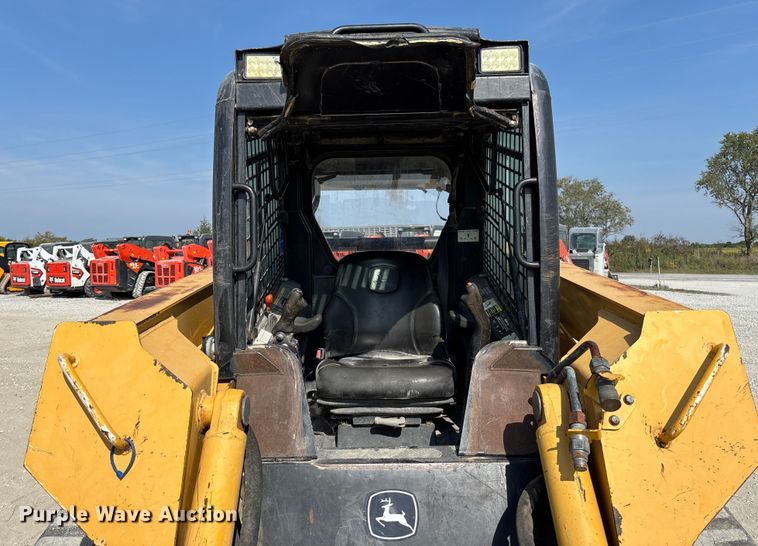 image for item EN7006 2006 John Deere CT332 tracked skid steer loader