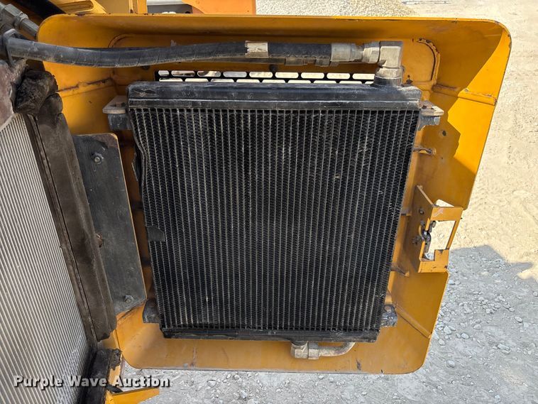 image for item EN7006 2006 John Deere CT332 tracked skid steer loader