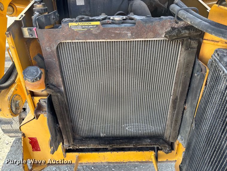 image for item EN7006 2006 John Deere CT332 tracked skid steer loader