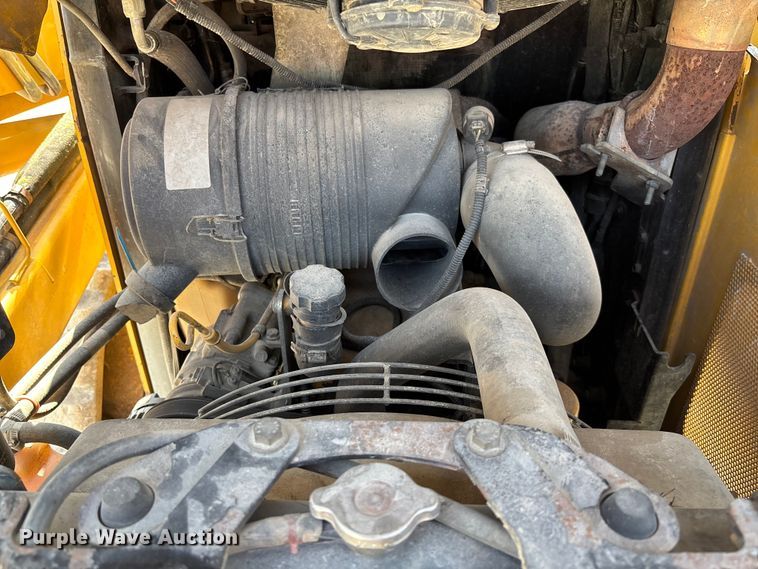 image for item EN7006 2006 John Deere CT332 tracked skid steer loader