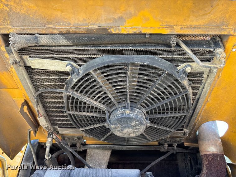 image for item EN7006 2006 John Deere CT332 tracked skid steer loader