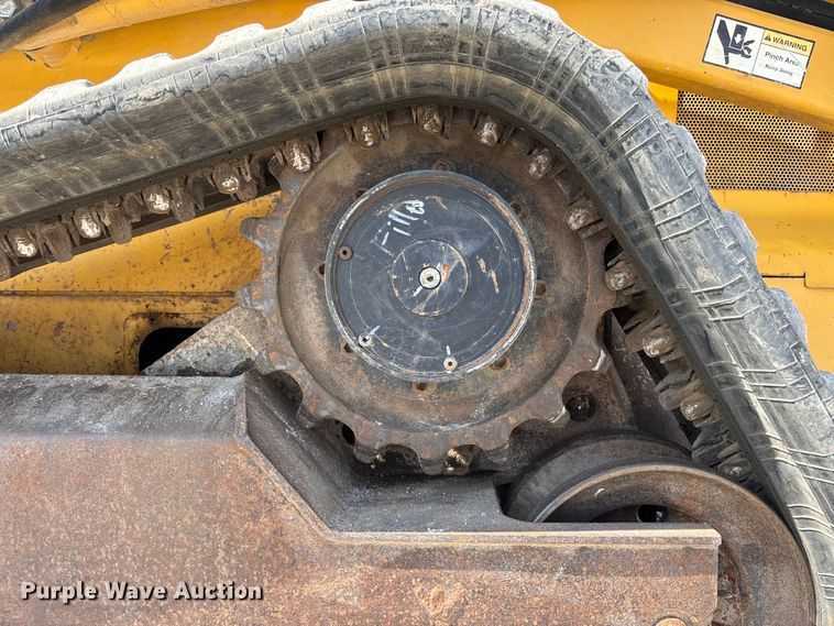 image for item EN7006 2006 John Deere CT332 tracked skid steer loader