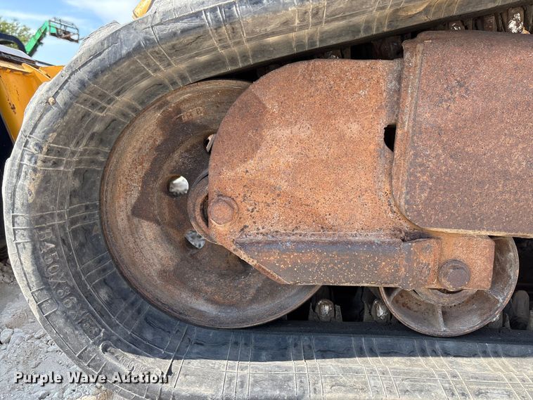 image for item EN7006 2006 John Deere CT332 tracked skid steer loader