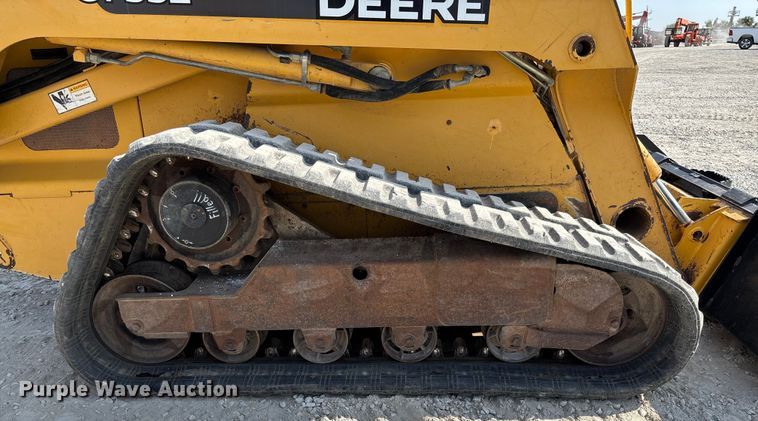 image for item EN7006 2006 John Deere CT332 tracked skid steer loader