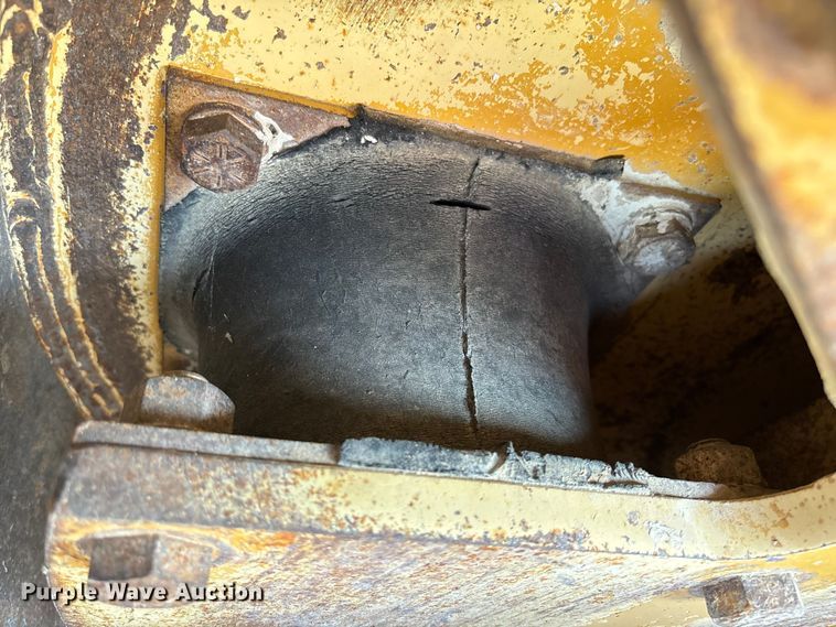 image for item EN7007 1996 Champion 840P single drum roller