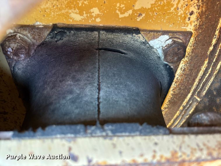 image for item EN7007 1996 Champion 840P single drum roller