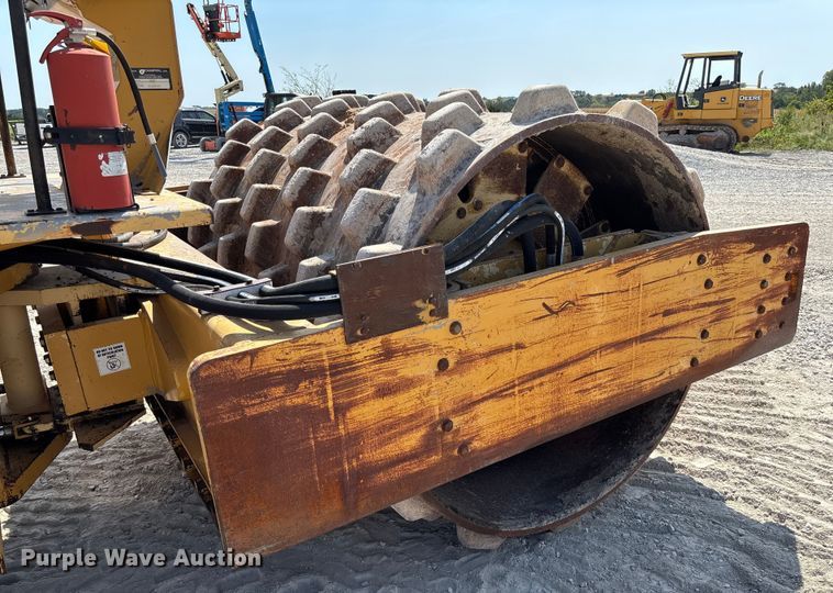 image for item EN7007 1996 Champion 840P single drum roller