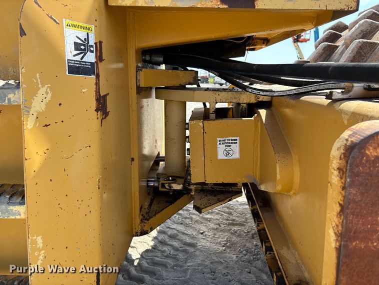 image for item EN7007 1996 Champion 840P single drum roller