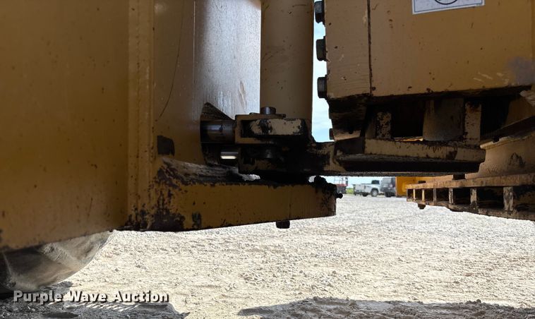 image for item EN7007 1996 Champion 840P single drum roller