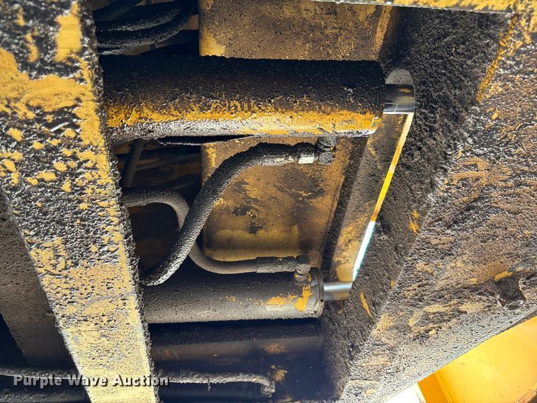 image for item EN7007 1996 Champion 840P single drum roller