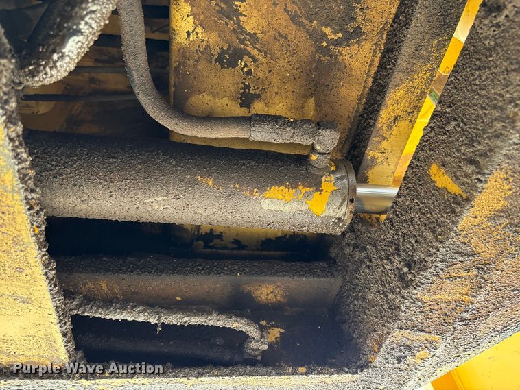 image for item EN7007 1996 Champion 840P single drum roller