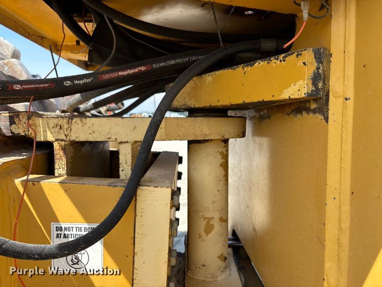 image for item EN7007 1996 Champion 840P single drum roller