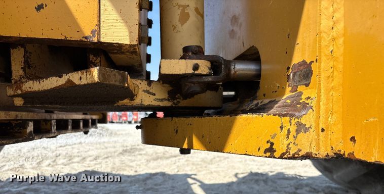 image for item EN7007 1996 Champion 840P single drum roller